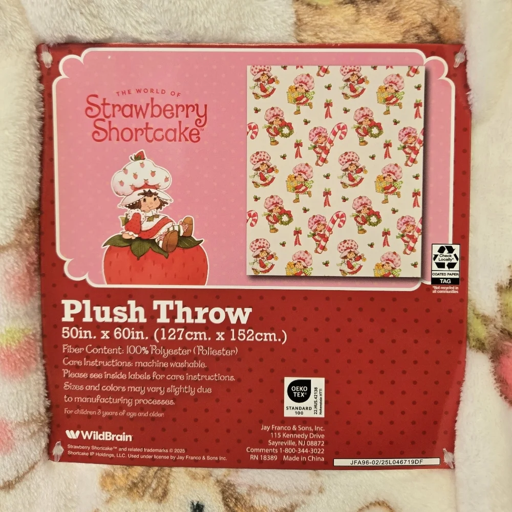 Strawberry Shortcake Christmas Plush Throw Blanket